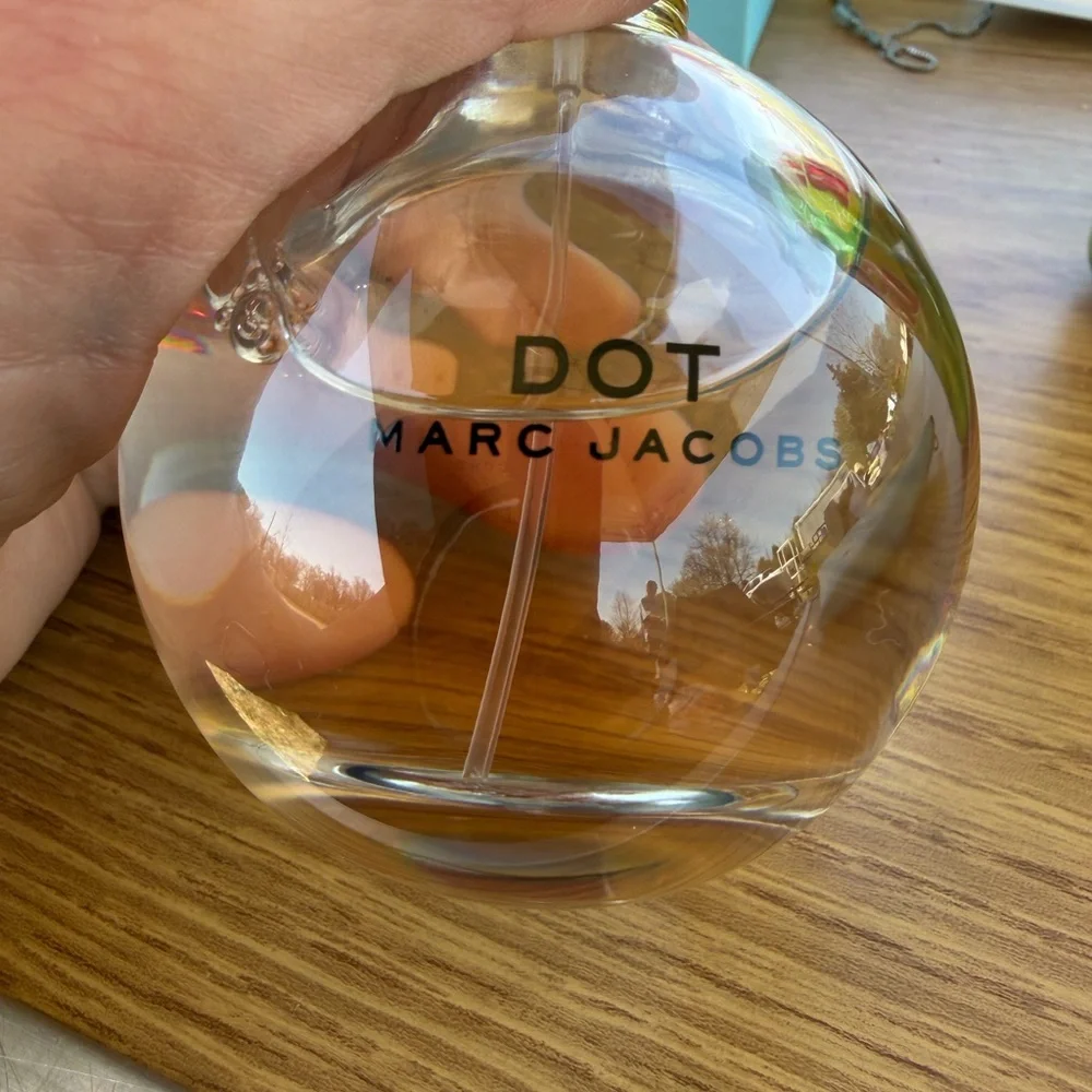 Marc Jacobs Dot Eau de Parfum — Black with Red Polka Dots and Gold Accents - Picture 3 of 3